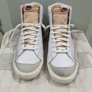 Men’s Nike Blazer Mid ‘77 Vintage high tops